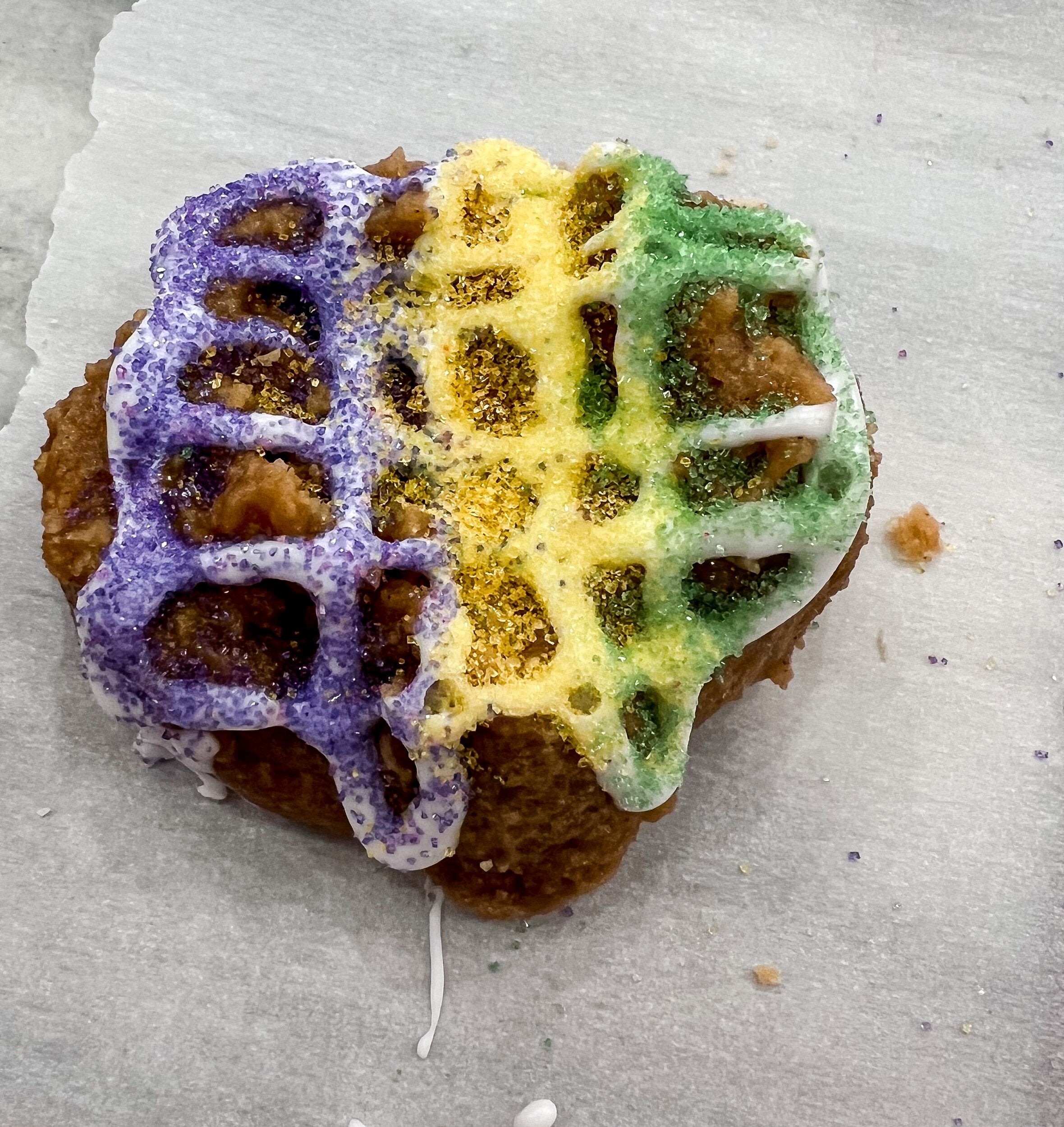 IT'S KING CAKE SEASON 💫 & WE'RE NOW OFFERING OUR DELICIOUS SUPER PRALINE  KING CAKE'S!! THEY'RE ON SALE NOW FOR PURCHASE & SHIPPING IS… | Instagram